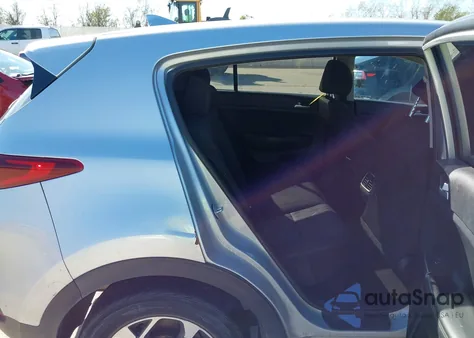 2020 Kia Sportage Lx z USA, uszkodzony, nr VIN KNDPMCAC9L7739702